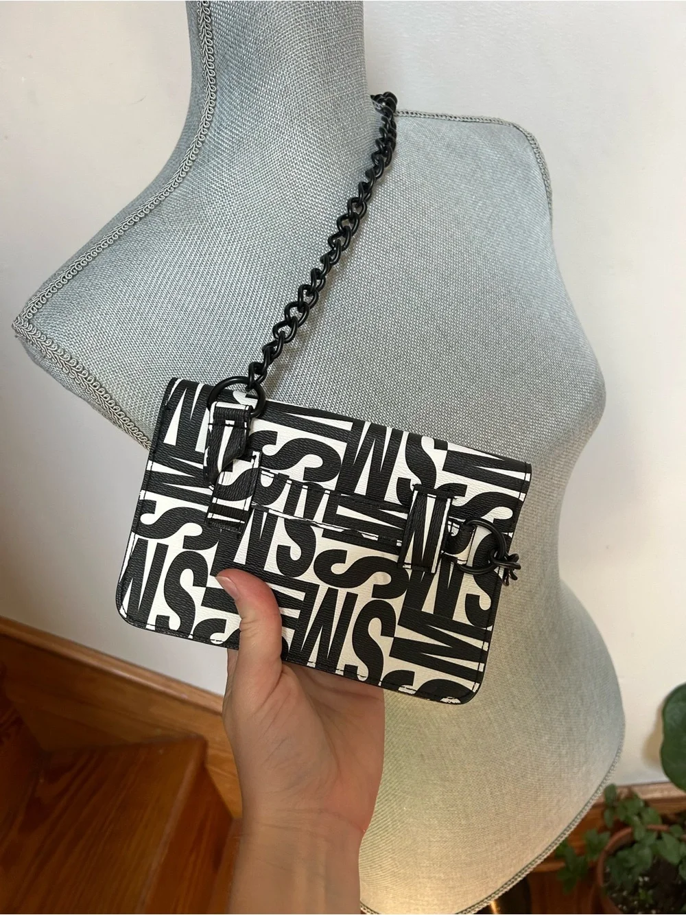Steve Madden Black & White Patterned Crossbody Bag